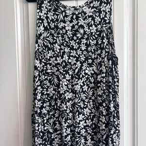 Old Navy Black and White Sleeveless Tank Top